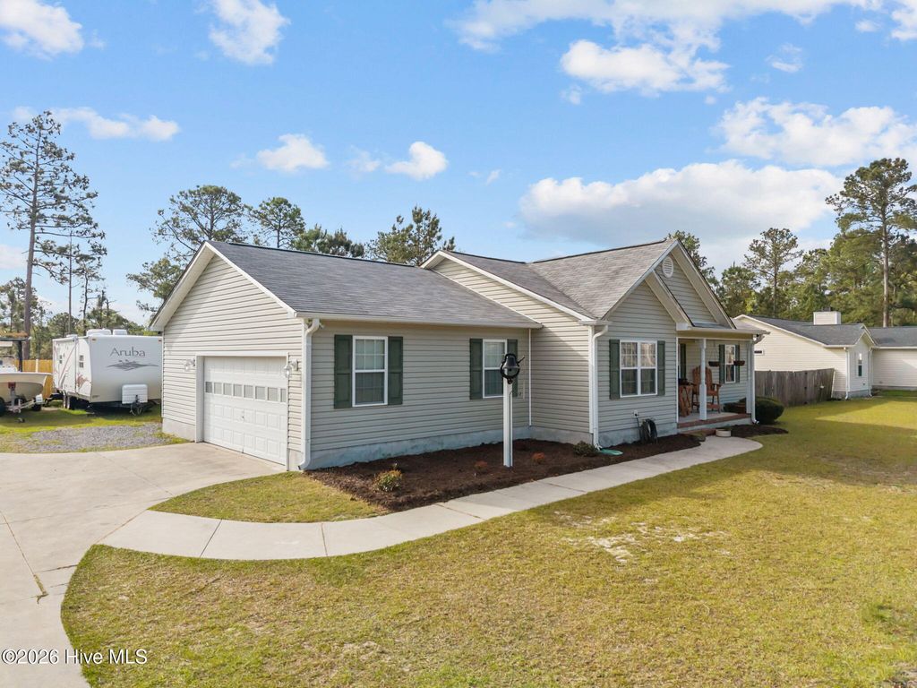 Photo of 140 Van Riggs Road, Hubert, NC 28539 (MLS # 100566784)