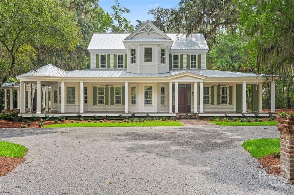 Photo of 328 Ogeechee Lane, Richmond Hill, GA 31324 (MLS # SA362632)