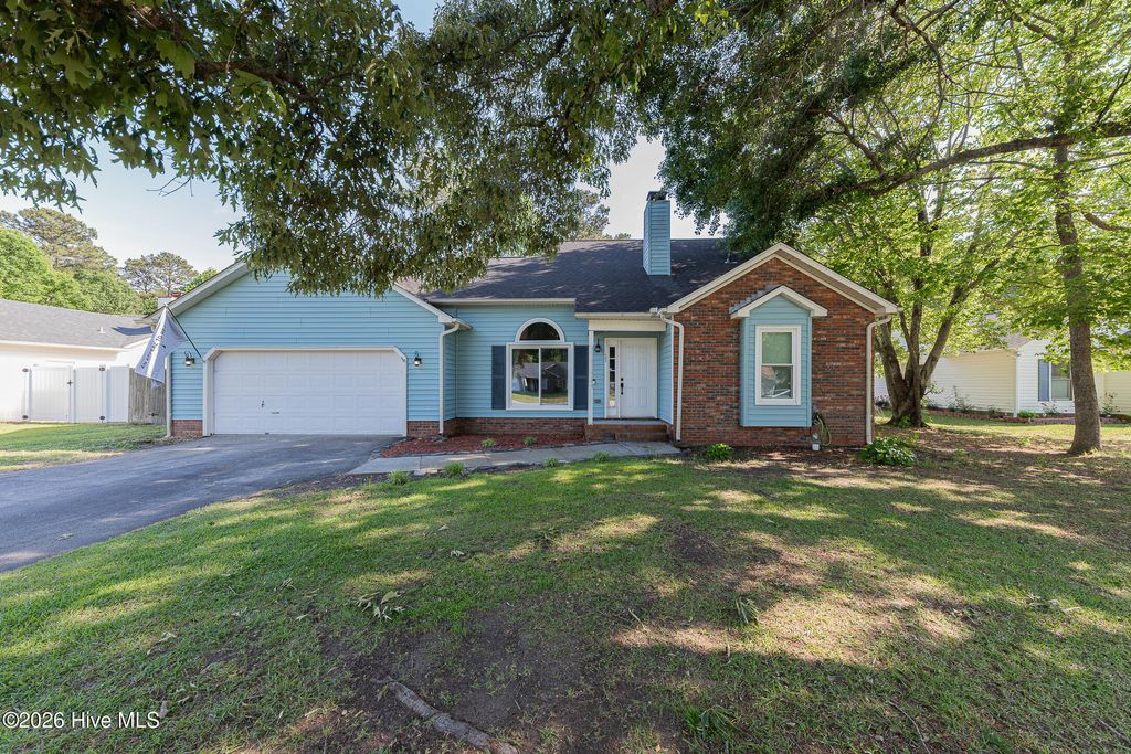 Photo of 185 Baytree Drive, Jacksonville, NC 28546 (MLS # 100571650)