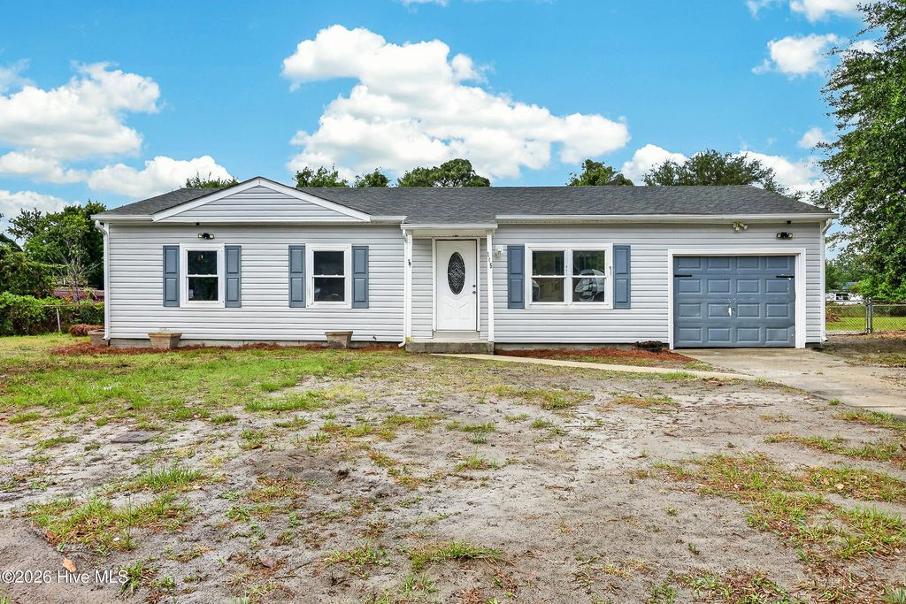 Photo of 145 Ash Court, Hubert, NC 28539 (MLS # 100582776)