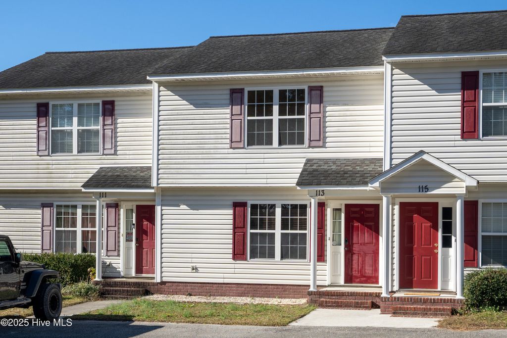 Photo of 113 Tillett Lane, Sneads Ferry, NC 28460 (MLS # 100539403)