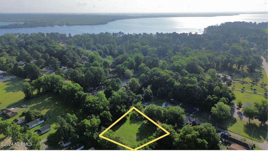 Photo of 00000 Lavenstein Street, Elizabeth City, NC 27909 (MLS # 100452712)