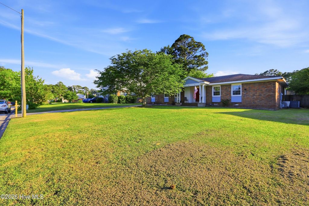 Photo of 607 Oakwood Avenue, Jacksonville, NC 28546 (MLS # 100575901)