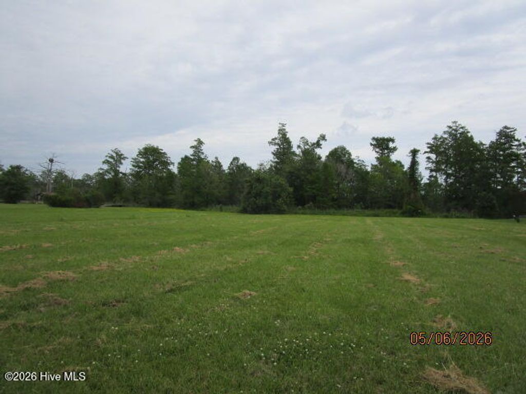 Photo of 421 Pointe Vista Drive, Elizabeth City, NC 27909 (MLS # 100572317)