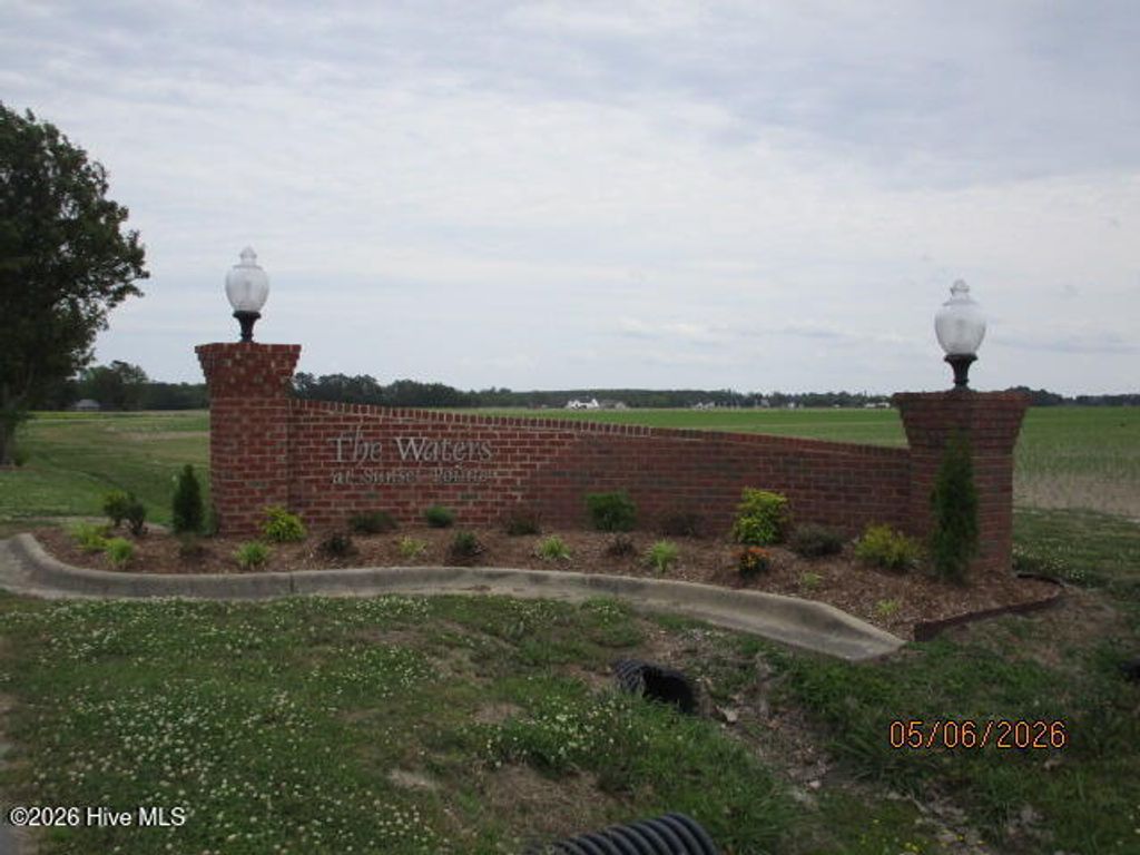 Photo of 421 Pointe Vista Drive, Elizabeth City, NC 27909 (MLS # 100572317)