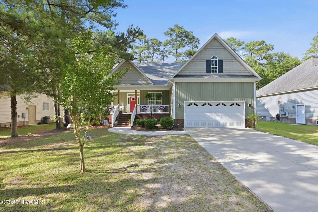 Photo of 1013 Barkentine Drive, New Bern, NC 28560 (MLS # 100582170)