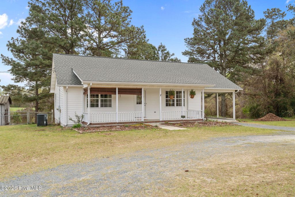 Photo of 343 Carthage Road, West End, NC 27376 (MLS # 100562896)