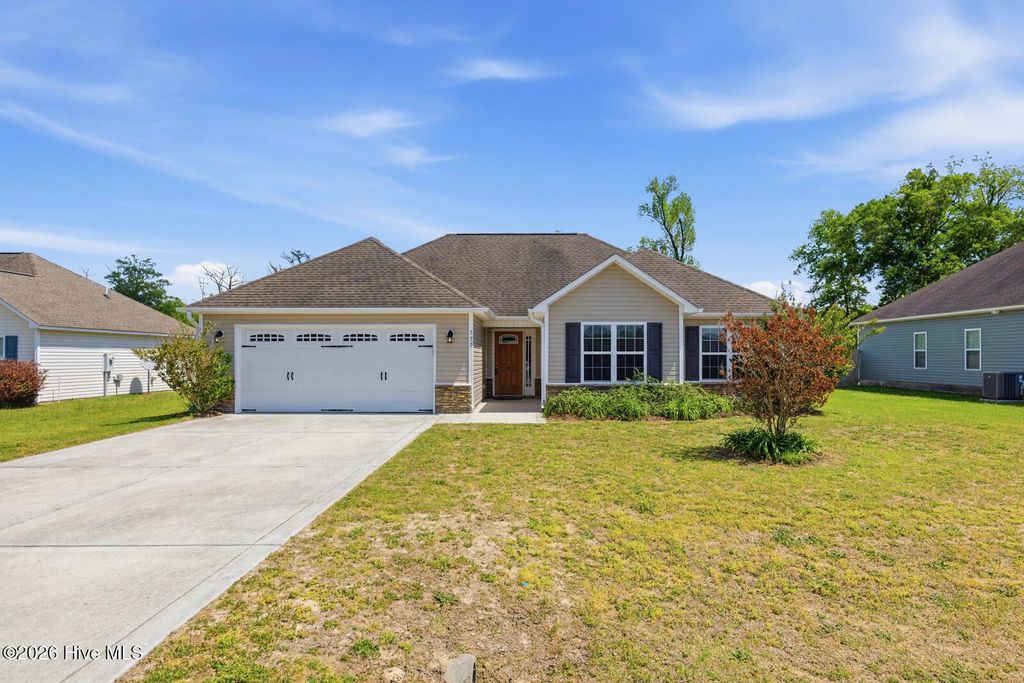 Photo of 155 Prelude Drive, Richlands, NC 28574 (MLS # 100568467)