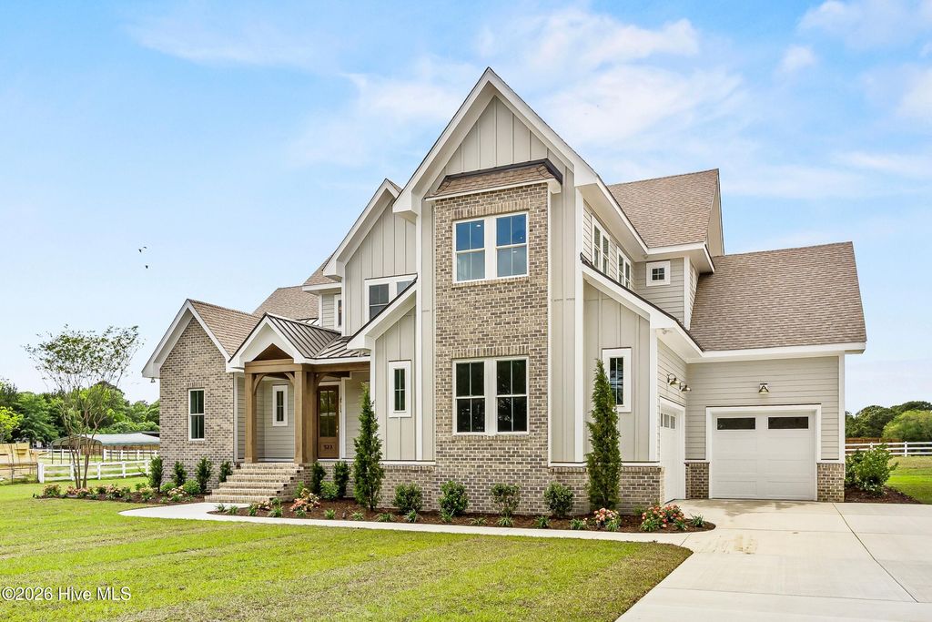 Photo of 523 Ballast Point Road, Hampstead, NC 28443 (MLS # 100570401)