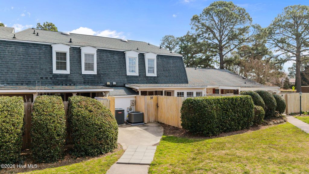 Photo of 37 Barnes Street, Greenville, NC 27858 (MLS # 100558970)