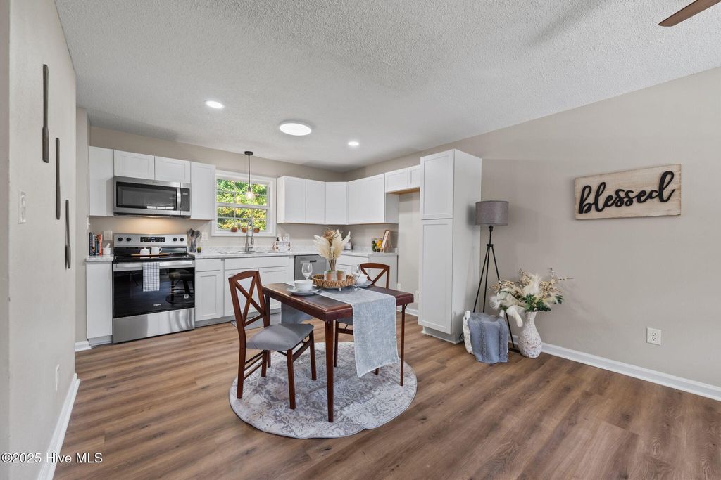 Photo of 118 Lindsey James Lane, Jacksonville, NC 28540 (MLS # 100539166)