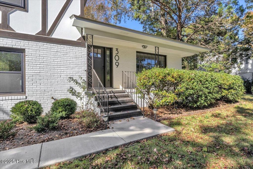 Photo of 309 Buccaneer Road, Wilmington, NC 28409 (MLS # 100540013)