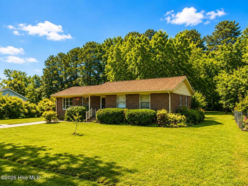 Photo of 110 Chesterfield Drive, Elizabeth City, NC 27909 (MLS # 100598264)