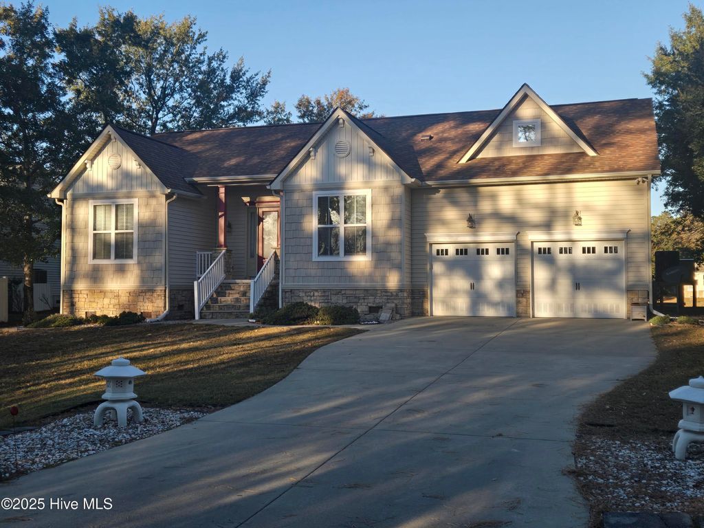 Photo of 107 Argosy Drive, New Bern, NC 28560 (MLS # 100541734)