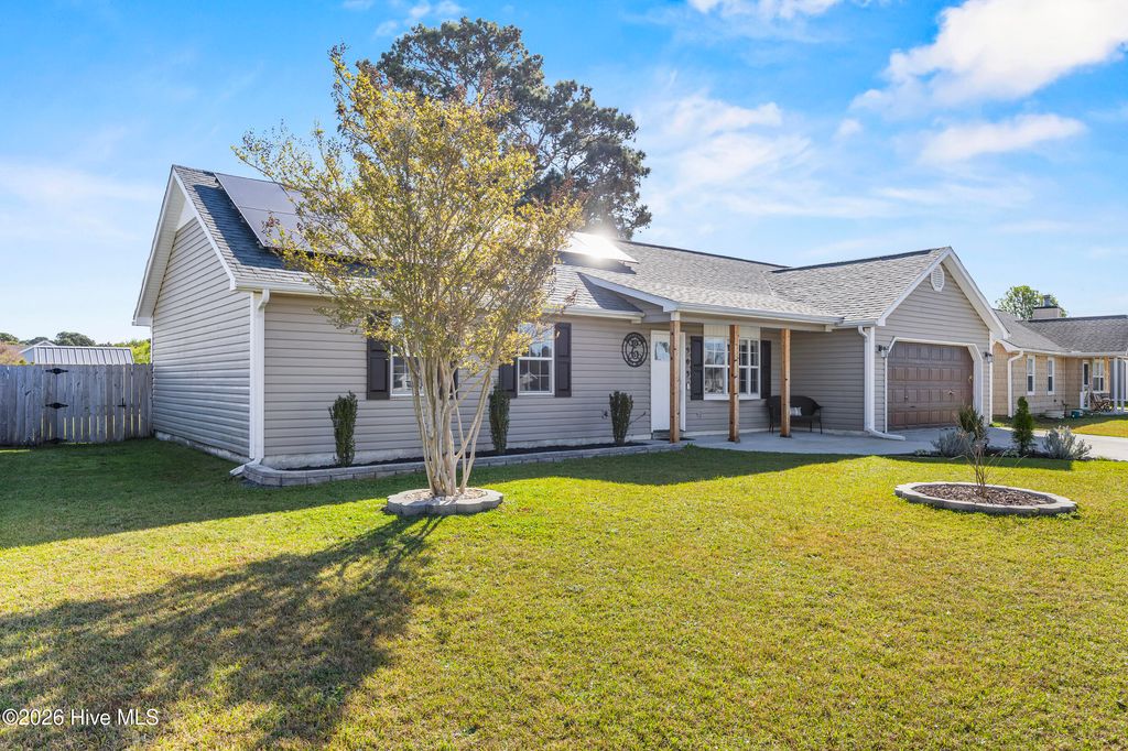 Photo of 503 Amber Avenue, Hubert, NC 28539 (MLS # 100566021)