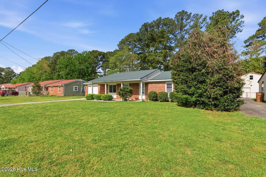Photo of 317 Tower Drive, Jacksonville, NC 28546 (MLS # 100566128)