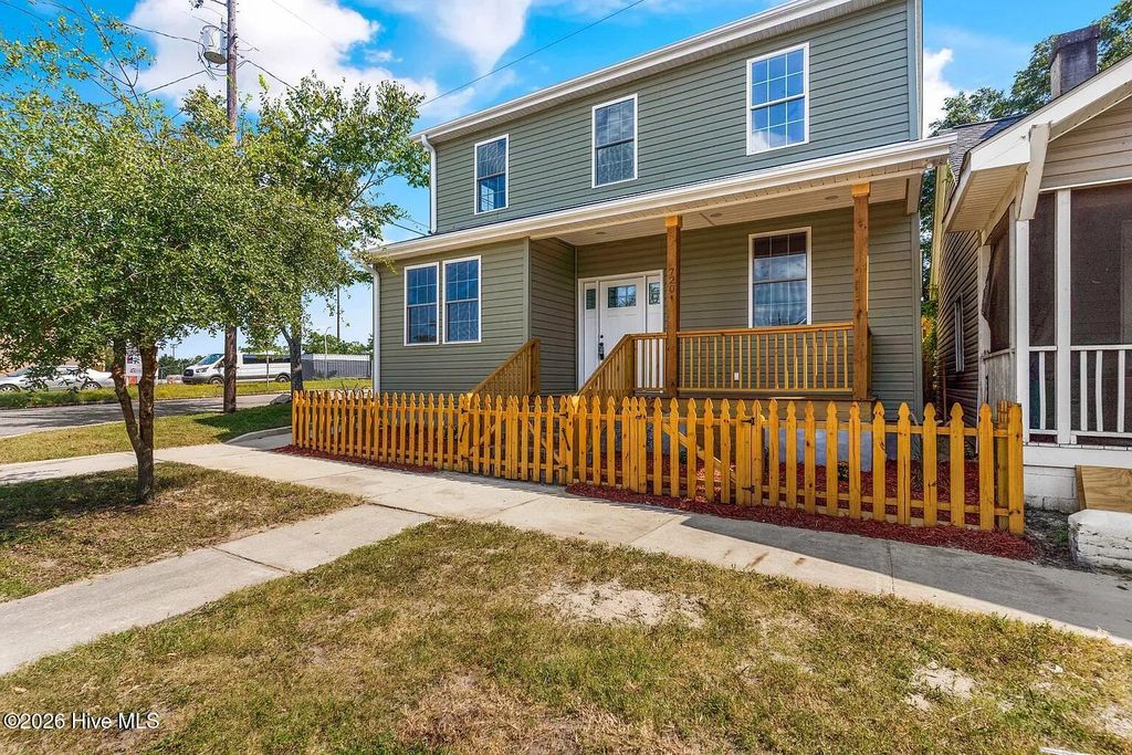 Photo of 720 Nun Street, Wilmington, NC 28401 (MLS # 100569106)