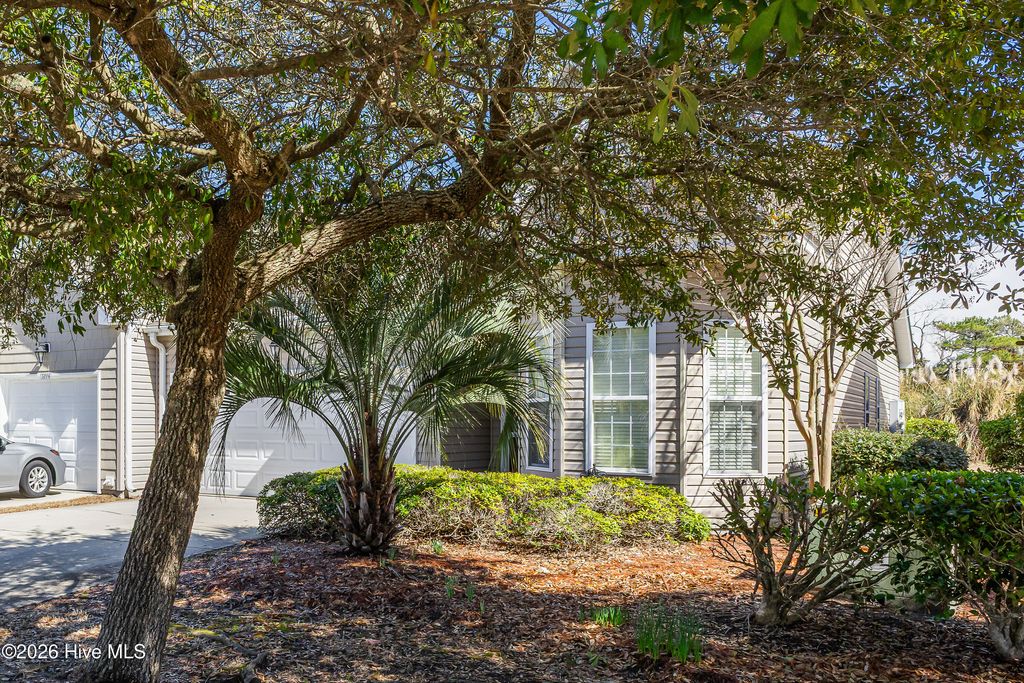 Photo of 5118 Elton Drive SE, Southport, NC 28461 (MLS # 100558016)