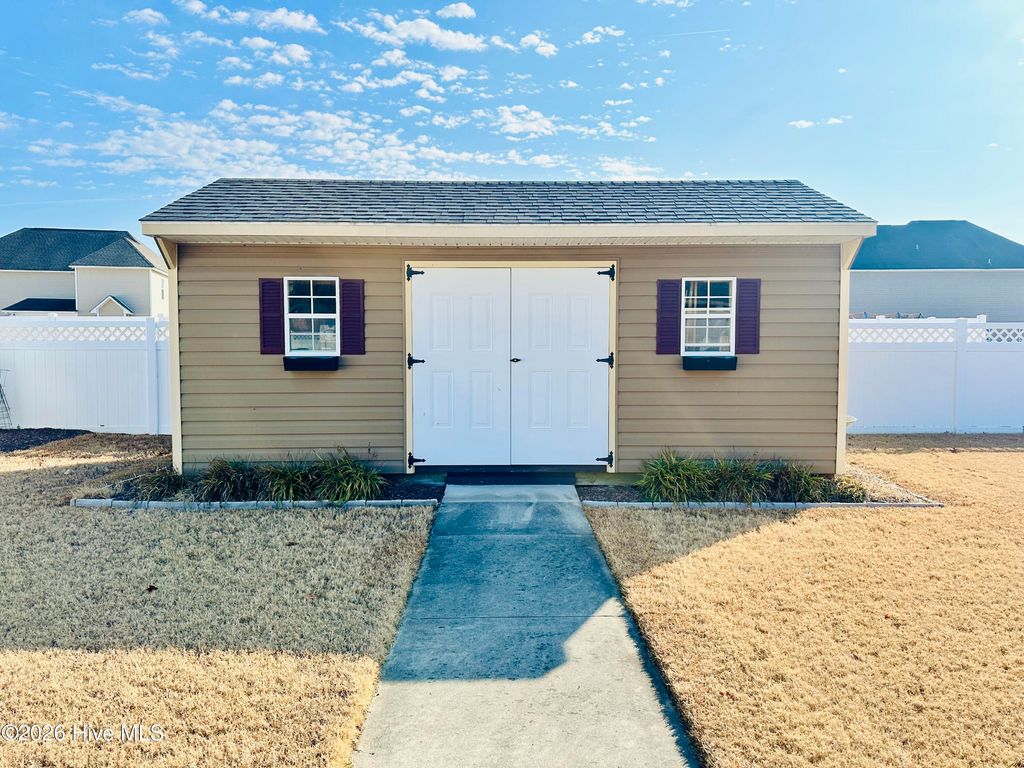 Photo of 2451 Kodiak Drive, Winterville, NC 28590 (MLS # 100548869)