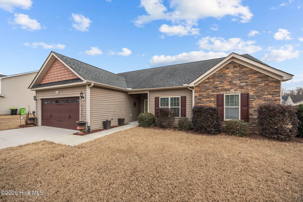Photo of 2451 Kodiak Drive, Winterville, NC 28590 (MLS # 100548869)