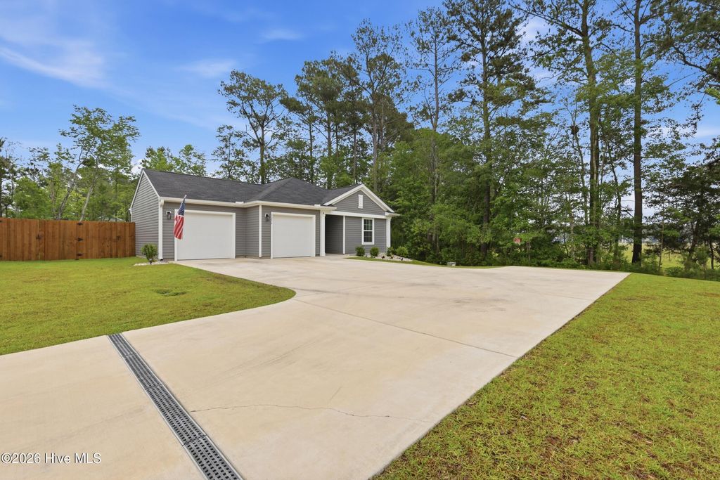 Photo of 5256 Soybean Drive NE, Winnabow, NC 28479 (MLS # 100573904)
