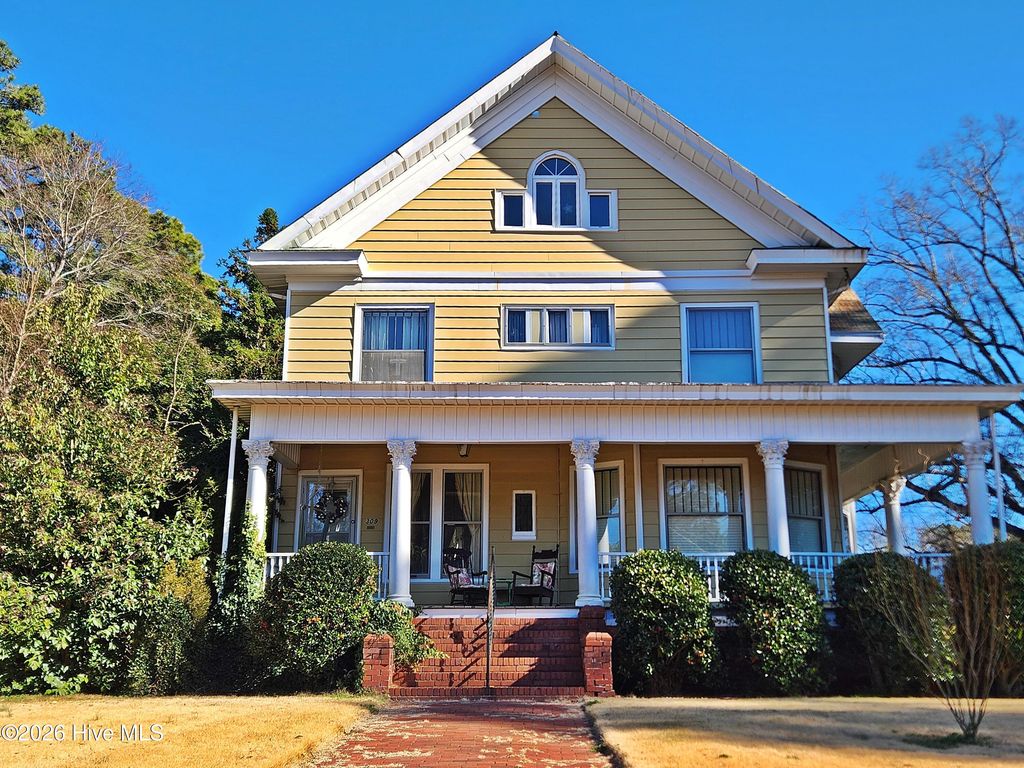 Photo of 309 Roanoke Avenue, Littleton, NC 27850 (MLS # 100548787)