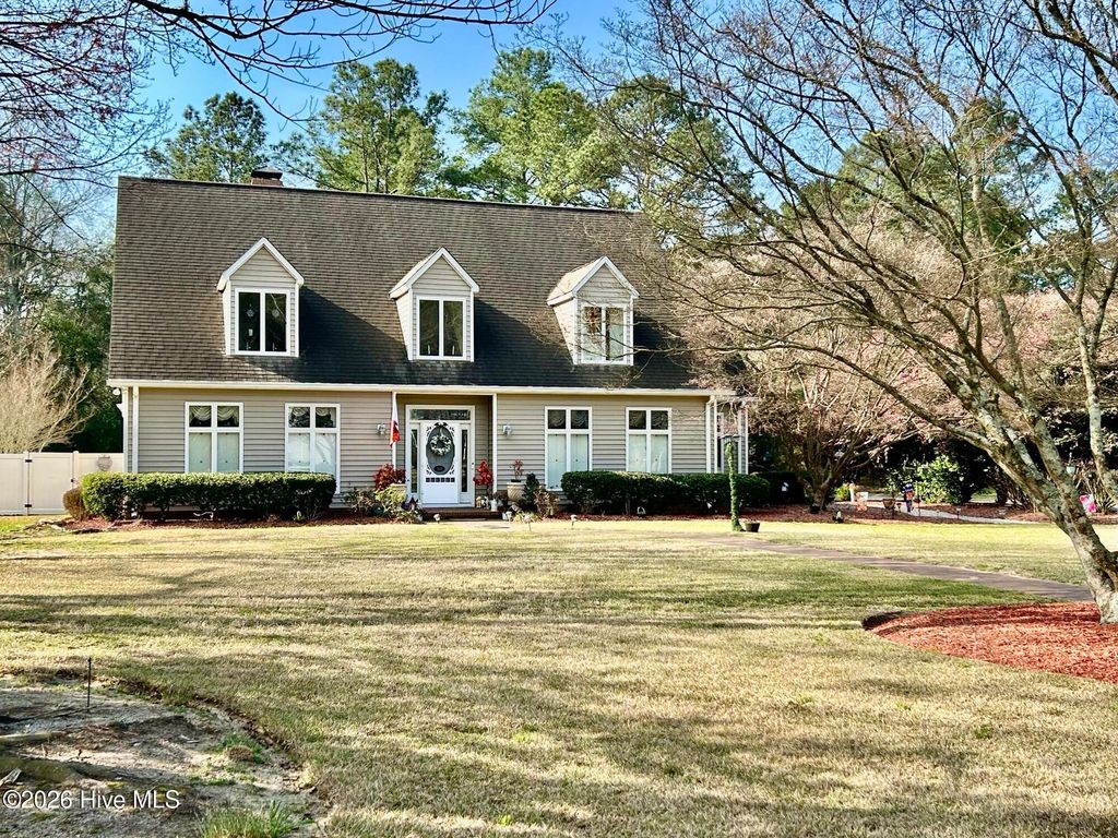 Photo of 501 Montrose Lane, Laurinburg, NC 28352 (MLS # 100562644)