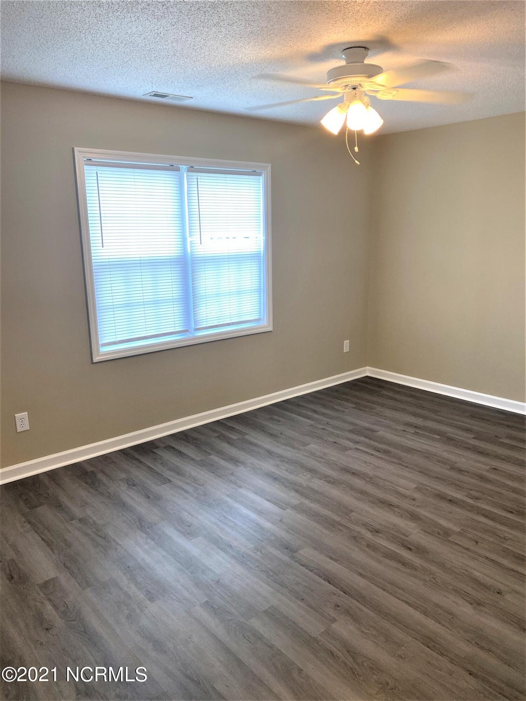 Photo of 201 Faison Lane, Hubert, NC 28539 (MLS # 100605329)