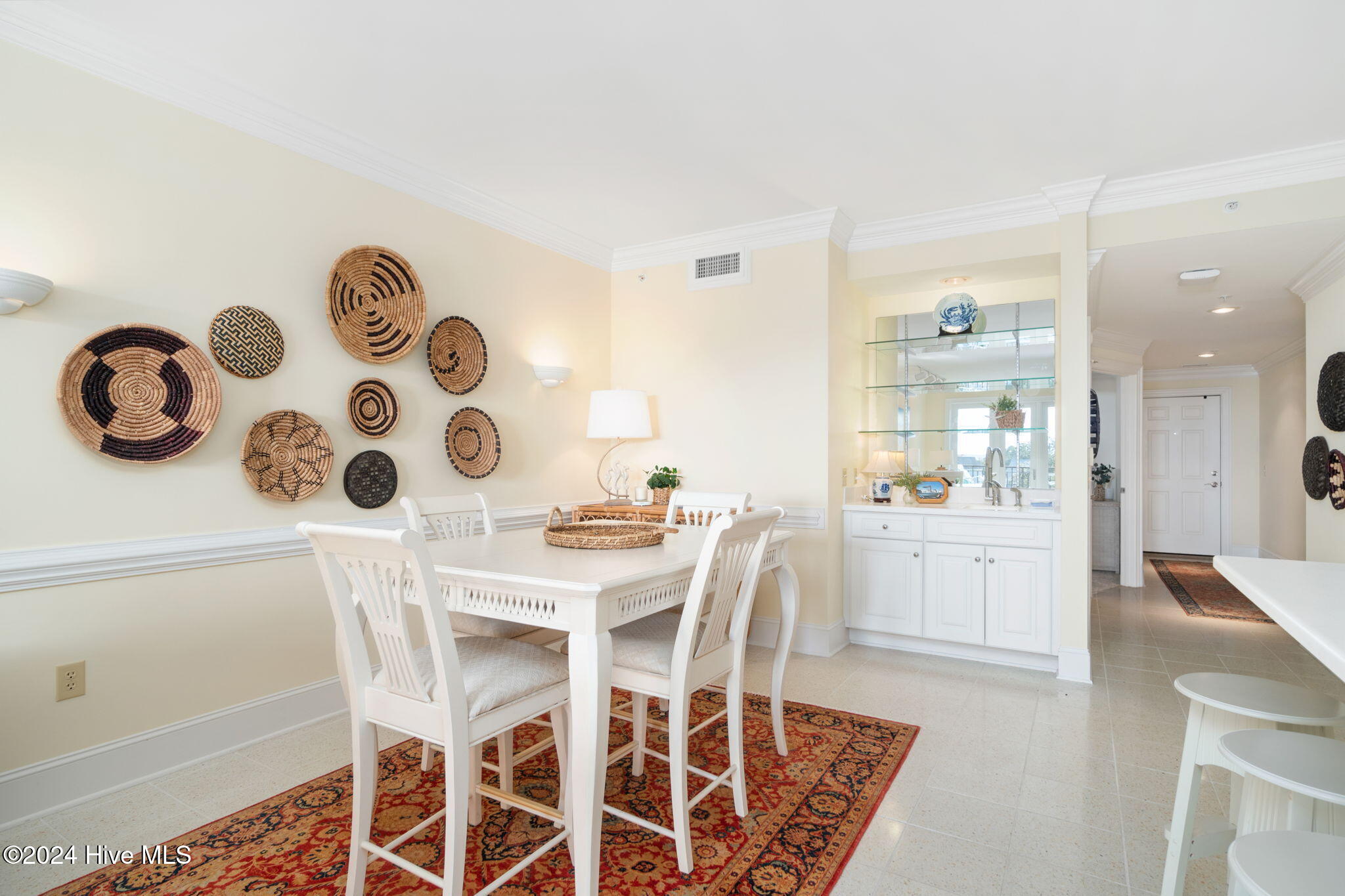 4425 Arendell Street 303 Harborside Club At 70