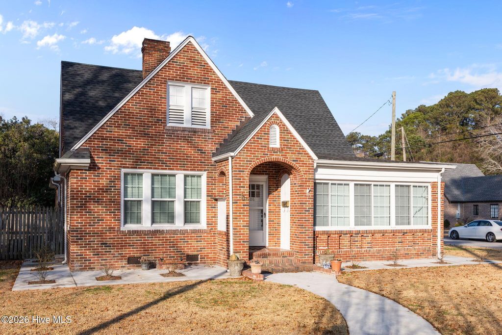 Photo of 806 West Road, Kinston, NC 28501 (MLS # 100549082)