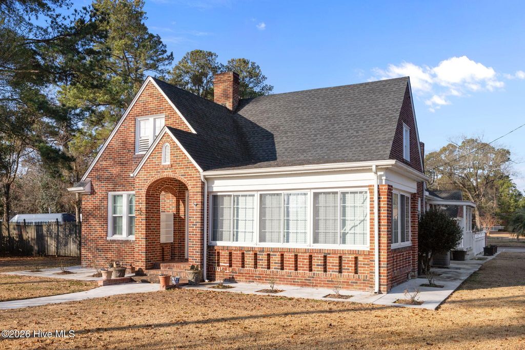 Photo of 806 West Road, Kinston, NC 28501 (MLS # 100549082)