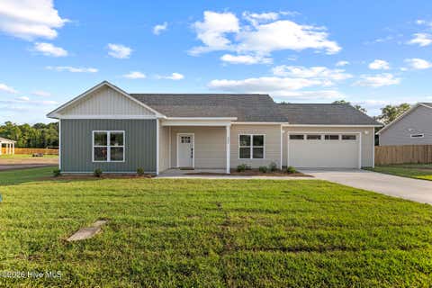 Homes For Sale - 406 Wade Drive<br/> Onslow County, Richlands, NC 28574