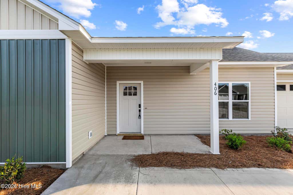 Photo of 406 Wade Drive, Richlands, NC 28574 (MLS # 100570758)
