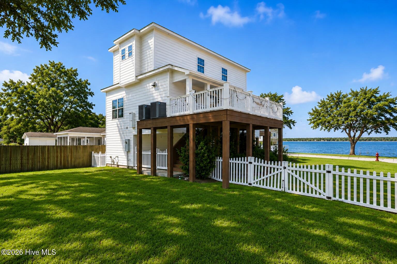 1601 River Drive