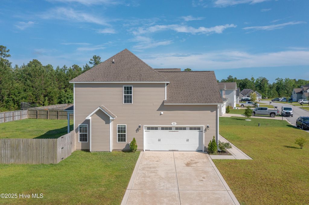 Photo of 305 Crossroads Store Drive, Jacksonville, NC 28546 (MLS # 100513909)