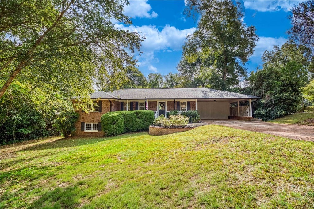 Photo of 340 Pine Street, Madison, GA 30650 (MLS # CL365839)