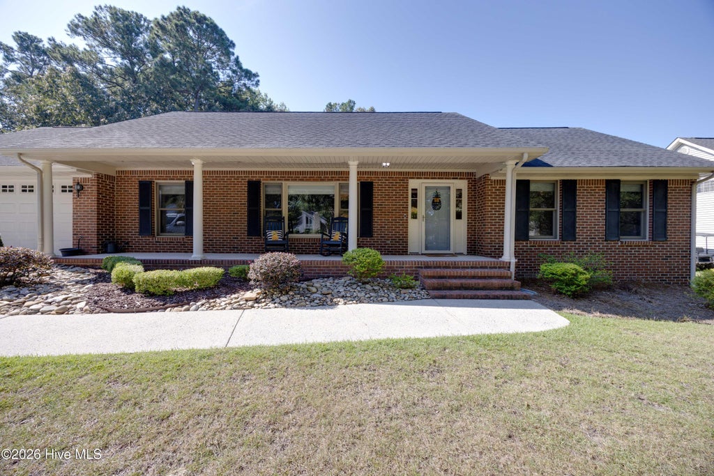 Photo of 320 S Wedgewood Drive, Washington, NC 27889 (MLS # 100604233)