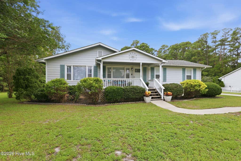 Photo of 2610 W Forest Drive, Newport, NC 28570 (MLS # 100592185)