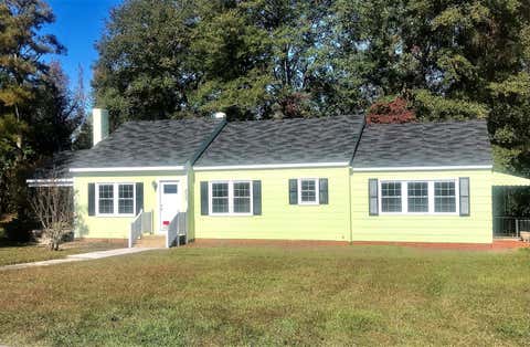 Photo of 203 Willow Road, Clinton, NC 28328 (MLS # 100596853)