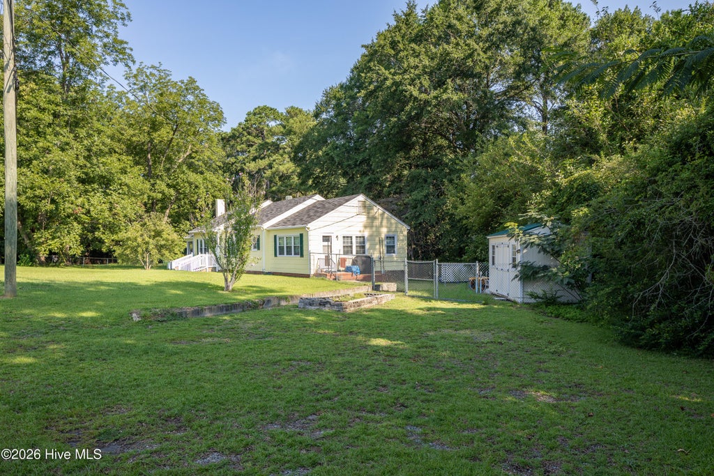 Photo of 203 Willow Road, Clinton, NC 28328 (MLS # 100596853)
