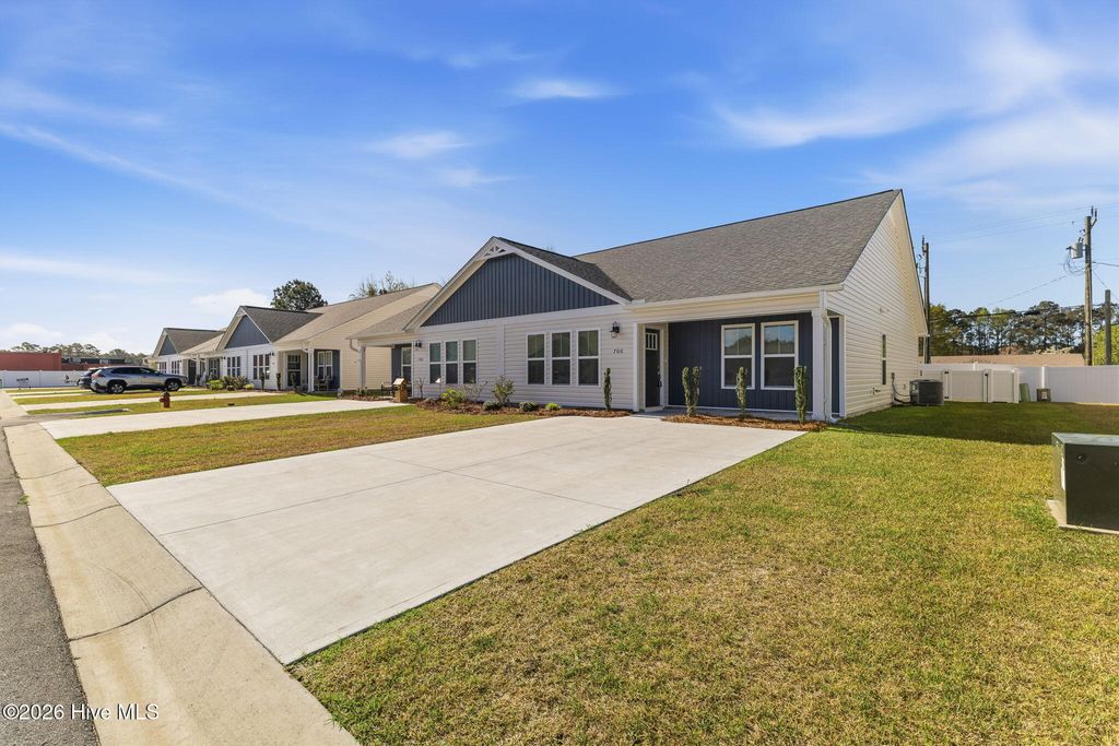 Photo of 700 Discovery Cove, Newport, NC 28570 (MLS # 100565913)
