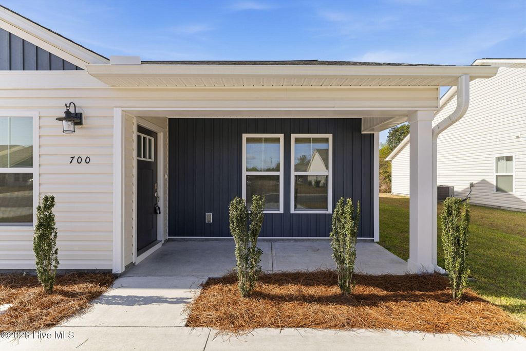 Photo of 700 Discovery Cove, Newport, NC 28570 (MLS # 100565913)