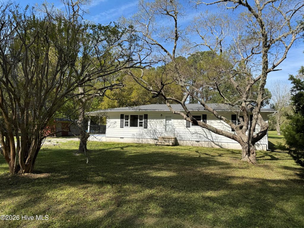 Photo of 308 Mccabe Road, Morehead City, NC 28557 (MLS # 100565945)