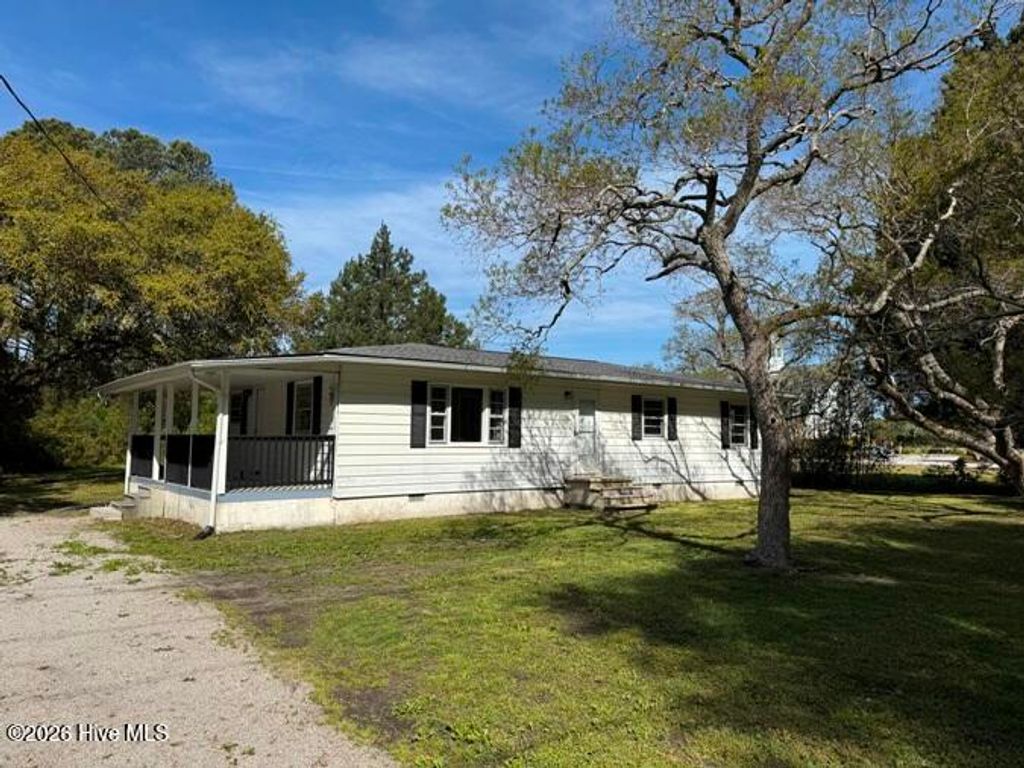 Photo of 308 Mccabe Road, Morehead City, NC 28557 (MLS # 100565945)
