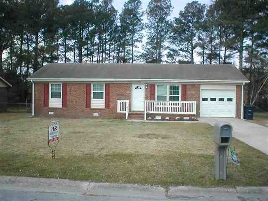Photo of 1220 Brynn Marr Road, Jacksonville, NC 28546 (MLS # 100545619)