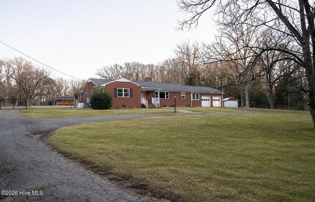 Photo of 2727 N Moore Road, Robbins, NC 27325 (MLS # 100576089)