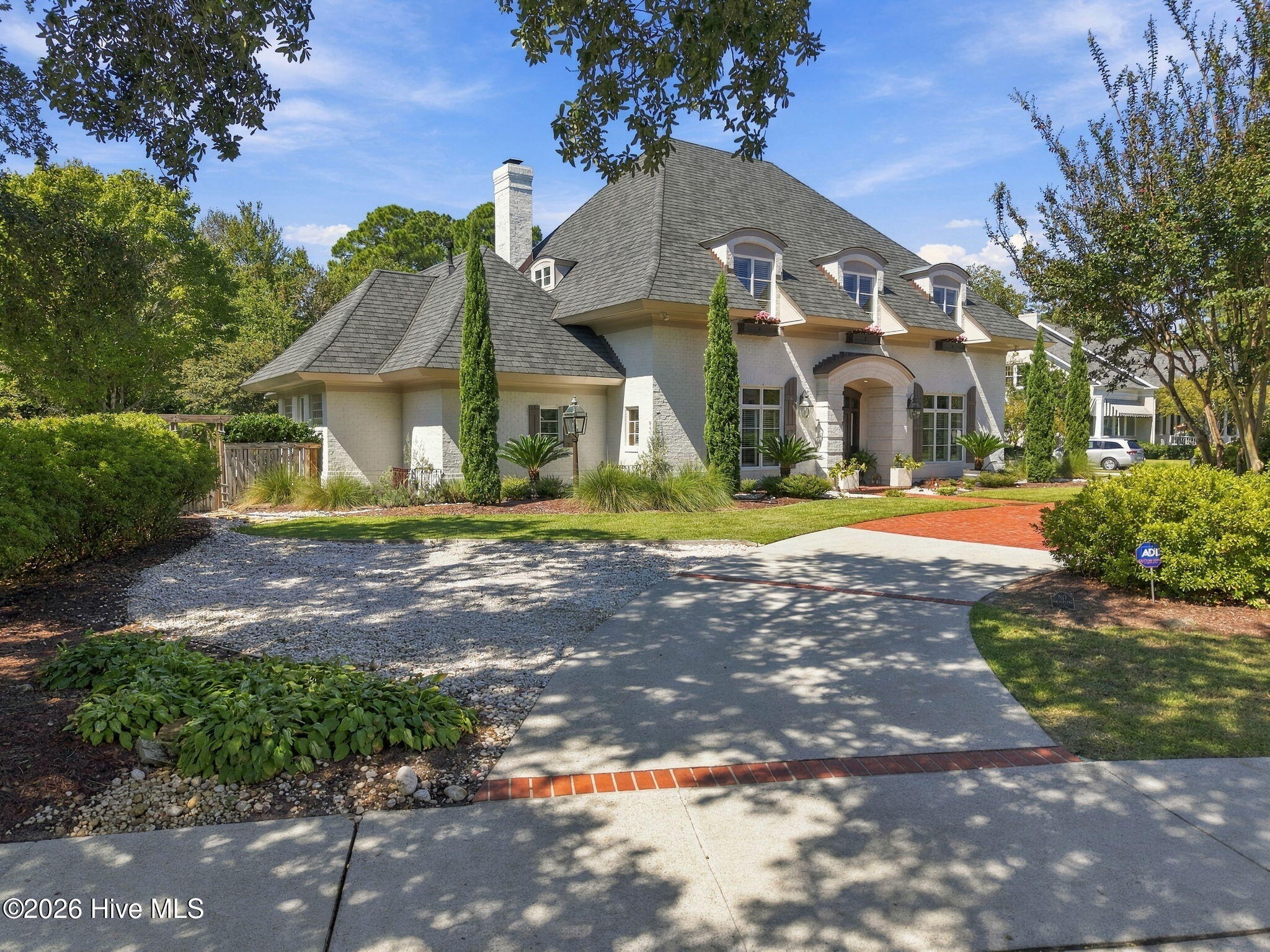 2116 Ascott Place