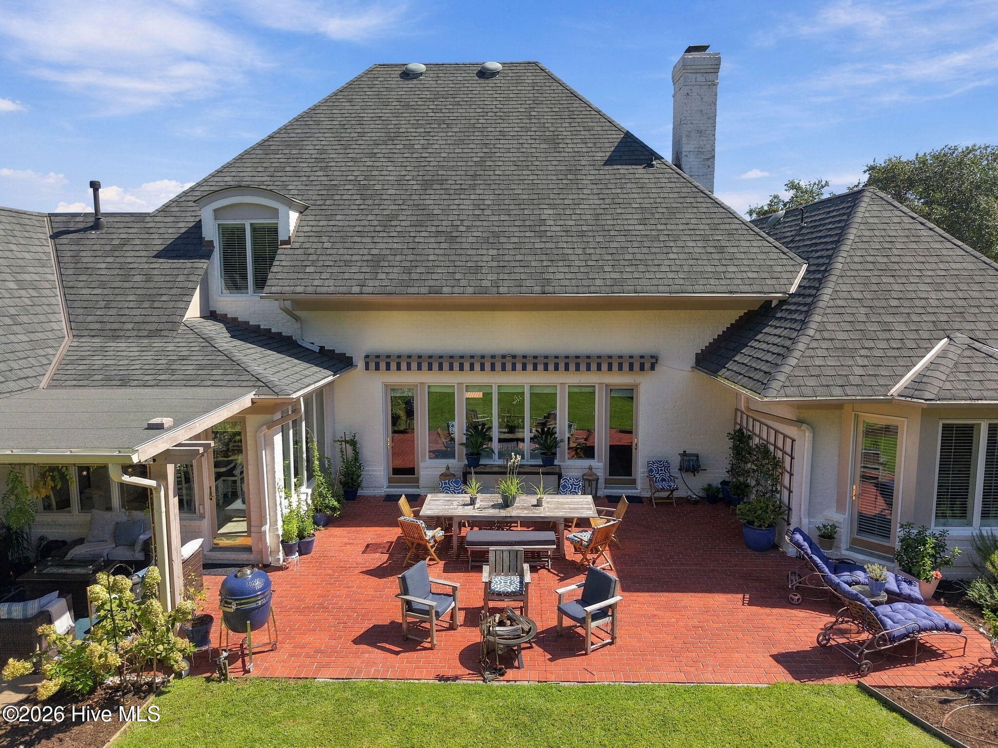 2116 Ascott Place