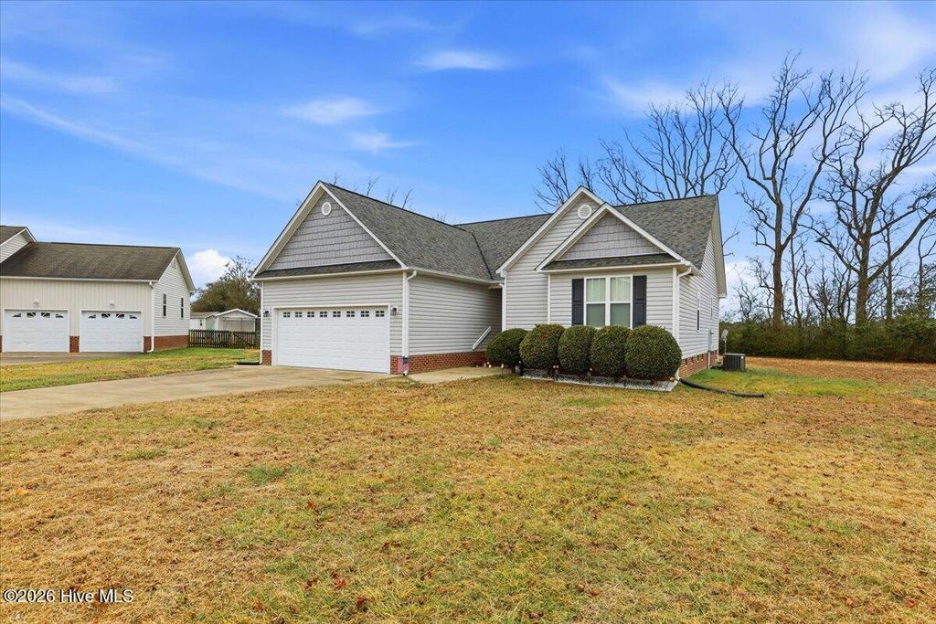 Photo of 40 Farmgate Court, Selma, NC 27576 (MLS # 100553347)