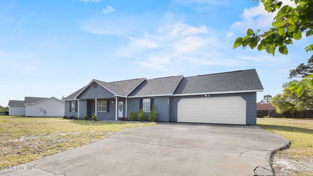 Photo of 314 Dayrell Drive, Hubert, NC 28539 (MLS # 100566189)